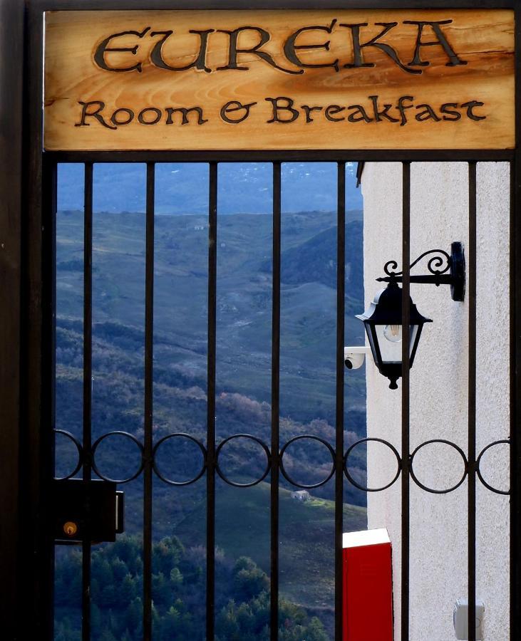 Eureka Room & Breakfast Пиетрапертоза Екстериор снимка