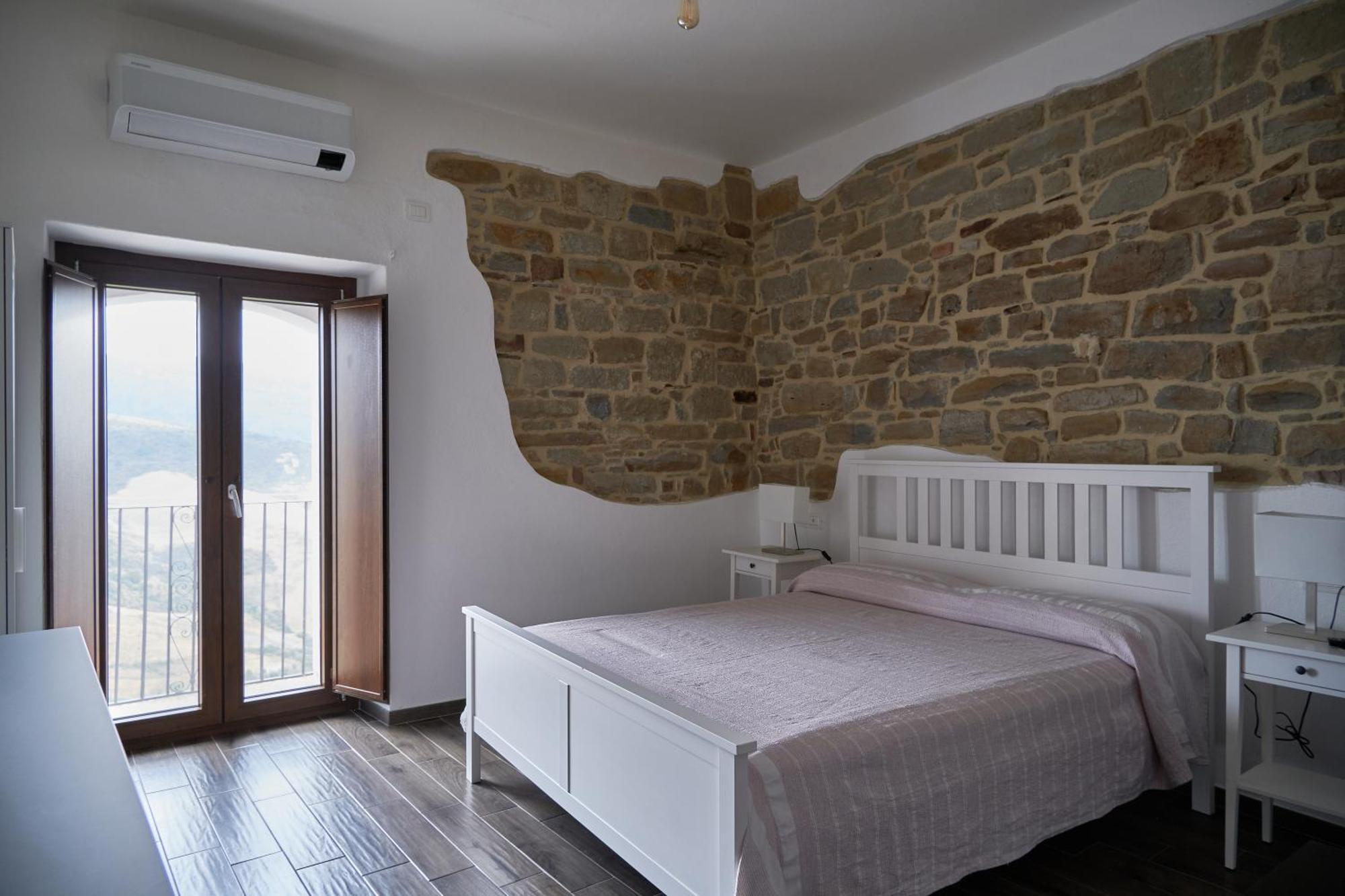 Eureka Room & Breakfast Пиетрапертоза Екстериор снимка